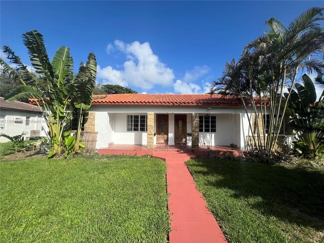 property at 11121 NE 9th Ct