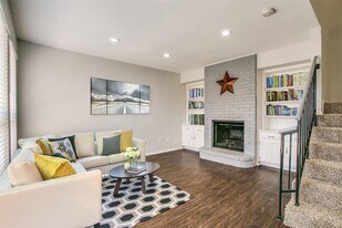 2809 Meadow Park Dr in Bedford, TX - Building Photo