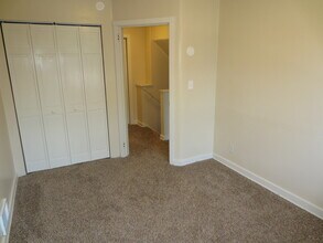 341 Hemlock Dr in Carnot-Moon, PA - Building Photo - Building Photo