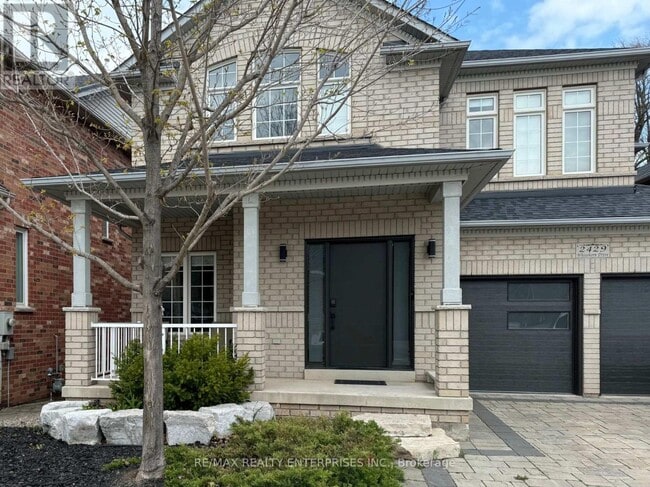 property at 2429 Whitehorn Dr