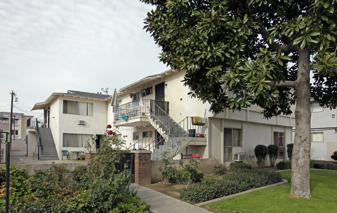 10350 Pradera Ave in Montclair, CA - Building Photo