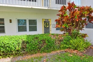 1225 NW 21st St, Unit 3105 in Stuart, FL - Building Photo