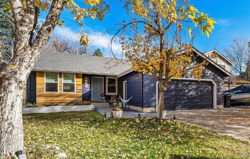4262 S Laredo Way in Aurora, CO - Building Photo