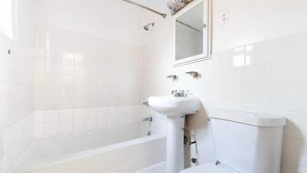 4489 Broadway in New York, NY - Building Photo