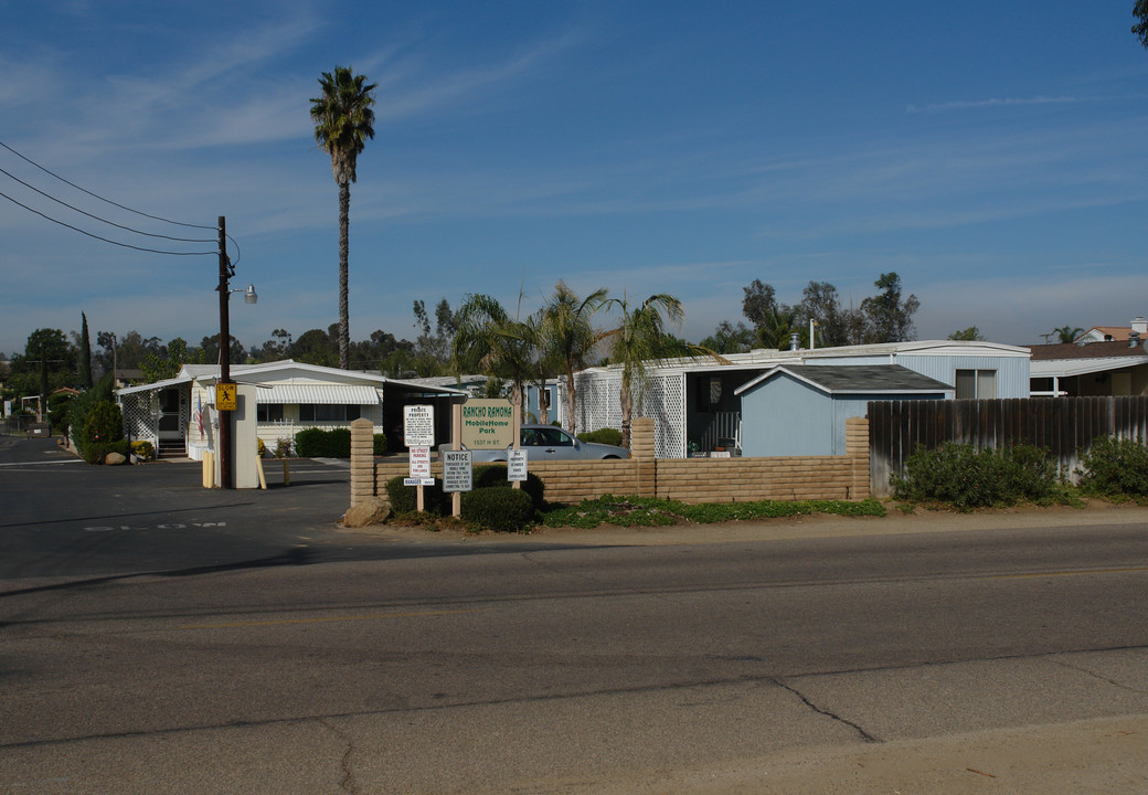 1537 H St in Ramona, CA - Building Photo