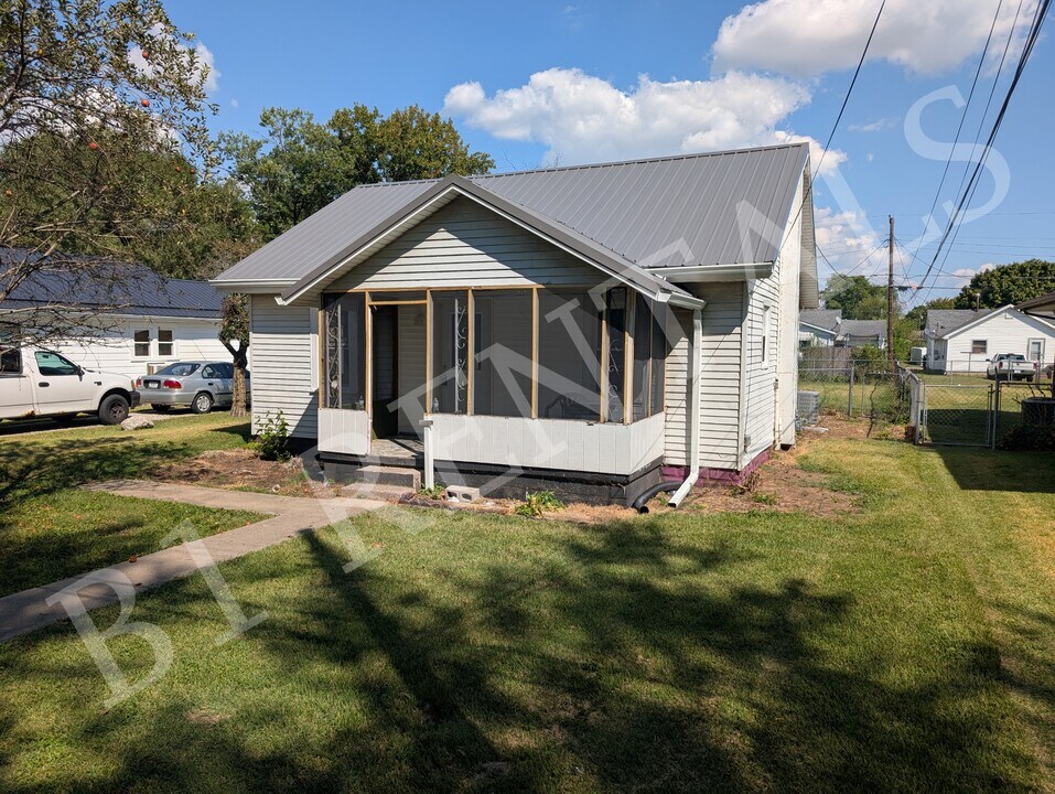 231 N Cherry St in Columbus, IN - Building Photo