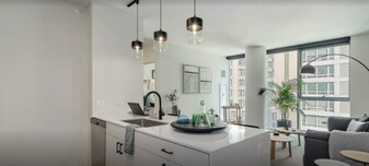 87 E Wacker Pl in Chicago, IL - Building Photo