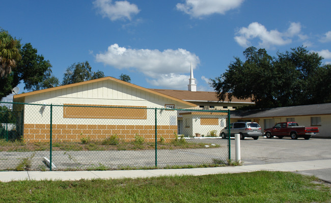 2341 Willard St in Ft. Myers, FL - Foto de edificio - Building Photo