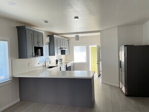 5801 Walnut St in Oakland, CA - Building Photo - Building Photo