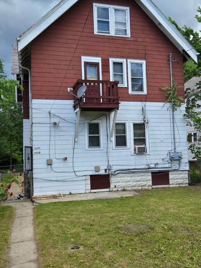 3210 N 12th St in Milwaukee, WI - Building Photo - Building Photo