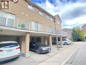 23 Observatory Ln in Richmond Hill, ON - Building Photo - Building Photo