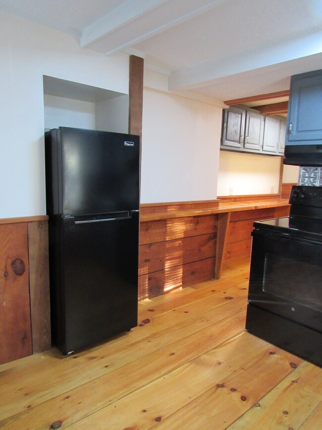 1009 Cross St, Unit 1009 in Palmer, MA - Building Photo - Building Photo