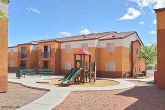 Sunset Palms Apartments in Las Vegas, NV - Building Photo - Building Photo