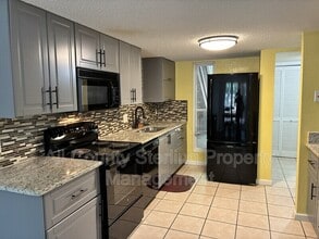 1810 NW 23rd Blvd in Gainesville, FL - Building Photo - Building Photo