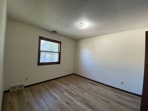 450 N Dubuque St in North Liberty, IA - Building Photo - Building Photo