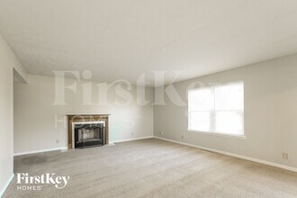 6560 Hollingsworth Dr in Indianapolis, IN - Building Photo - Building Photo