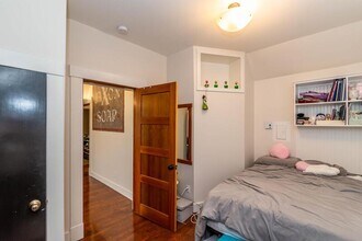 402 S 5th Ave in Ann Arbor, MI - Building Photo - Building Photo