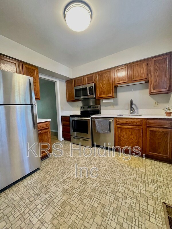 613 N Abingdon St in Arlington, VA - Building Photo - Building Photo