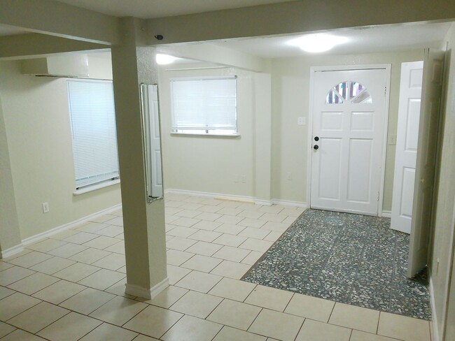 1509 Marine Dr in Corpus Christi, TX - Building Photo - Building Photo