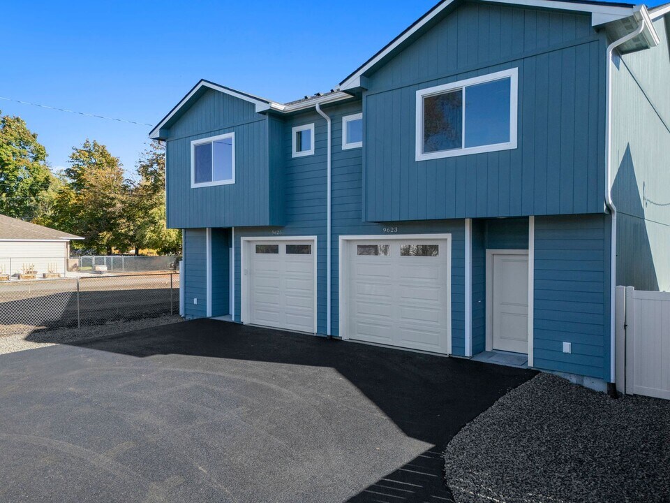 9625 E Nixon Ln in Spokane Valley, WA - Foto de edificio