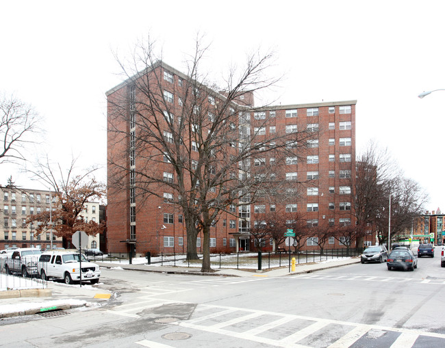 Wellington Street Apartments in Worcester, MA - Building Photo - Building Photo