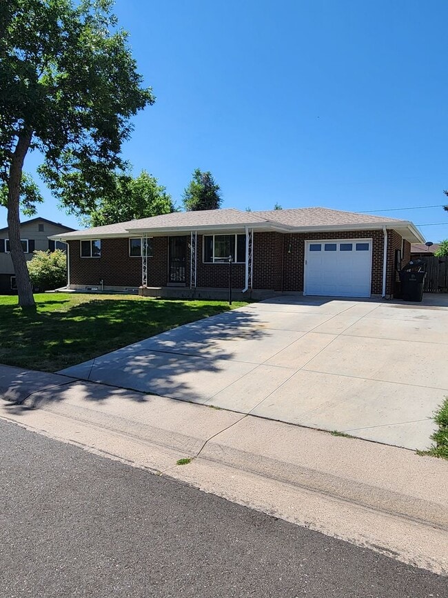 3824 W Quigley Dr