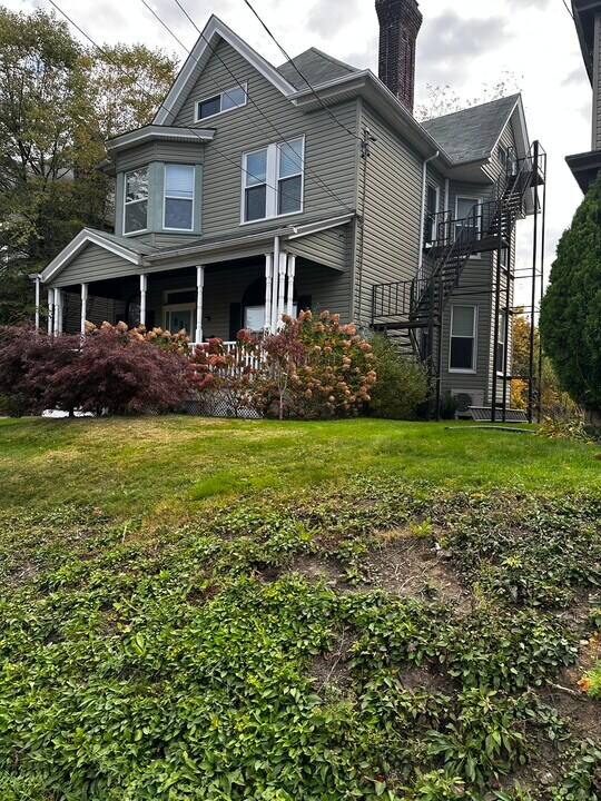 25 Grant Ave in Bellevue, PA - Building Photo
