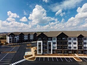 Elmstead in Knoxville, TN - Building Photo - Building Photo