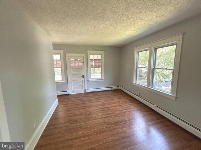 303 Kenny St in Ridley Park, PA - Building Photo - Building Photo