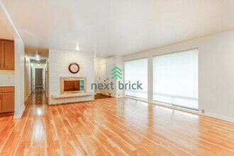 422 145th Ave NE-Unit -B in Bellevue, WA - Building Photo - Building Photo