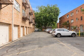 20 W Church St in Bergenfield, NJ - Foto de edificio - Building Photo