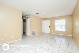 402 W 17th St in Apopka, FL - Foto de edificio - Building Photo