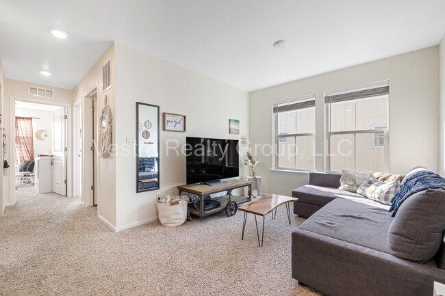 21952 E 9th Pl in Aurora, CO - Foto de edificio - Building Photo