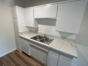 7511 Norton Ave in West Hollywood, CA - Building Photo - Building Photo