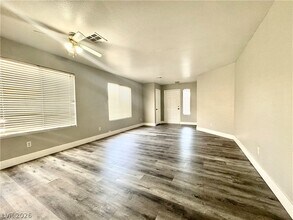 10171 Arlington Abby St in Las Vegas, NV - Building Photo - Building Photo