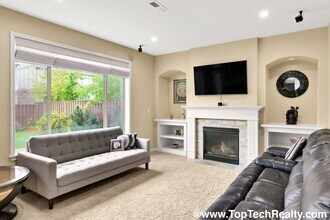 16861 NW Stalder Ln in Portland, OR - Building Photo - Building Photo