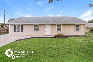 466 Periwinkle Dr in Sebastian, FL - Building Photo