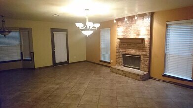 3900 Goshawk Cir in Norman, OK - Building Photo - Building Photo