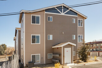 10 Gentry Way in Reno, NV - Building Photo - Building Photo