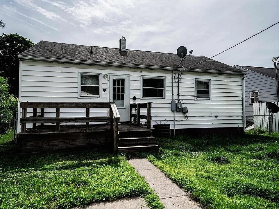 221 S Kenmore St in South Bend, IN - Foto de edificio