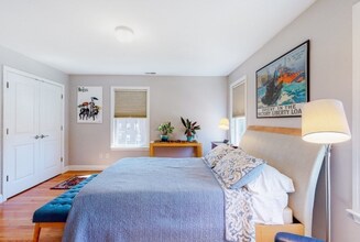 120 Riverway, Unit D12 in Boston, MA - Building Photo - Building Photo