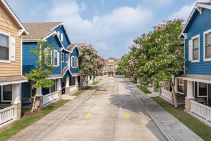 The Villas at Riverbend in Baton Rouge, LA - Building Photo