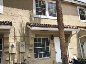 232 S W 122nd Terrace in Pembroke Pines, FL - Building Photo - Building Photo