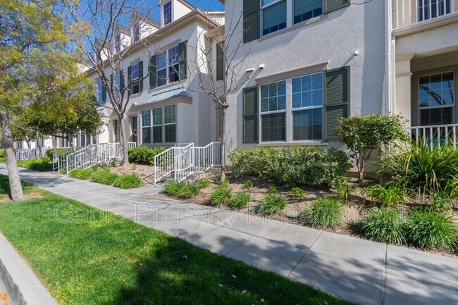 27030 Victoria Ln