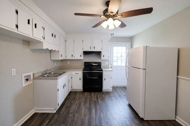 145 Tandy Dr in Clarksville, TN - Building Photo - Building Photo