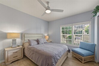 4910 Deerfield Way in Naples, FL - Foto de edificio - Building Photo