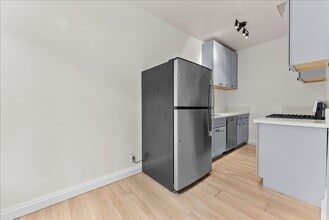 1475 W Adams Blvd in Los Angeles, CA - Building Photo - Building Photo