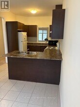 7 Village Gate Dr in Wasaga Beach, ON - Building Photo - Building Photo