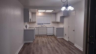 212 Ash St in Roseville, CA - Building Photo - Building Photo
