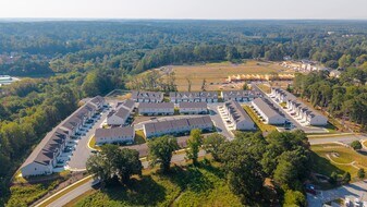 Carlton Crossing in Loganville, GA - Building Photo